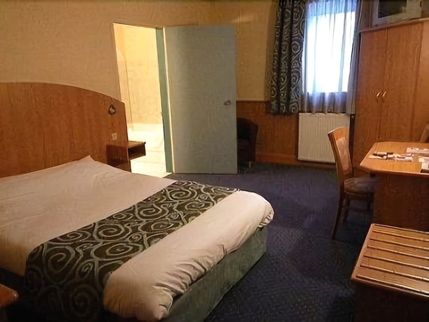 Imagen de la habitación del Hotel Logis Lucotel. Foto 11