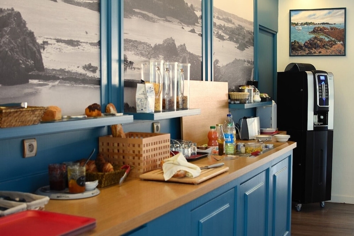 Imagen del bar/restaurante del Hotel Logis Lucotel. Foto 6