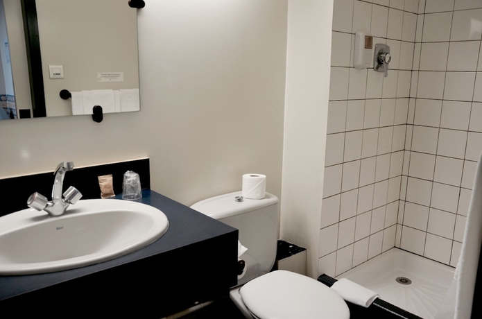 Imagen de la habitación del Hotel Logis Maisons Glenn Anna L'auberg'ine. Foto 19