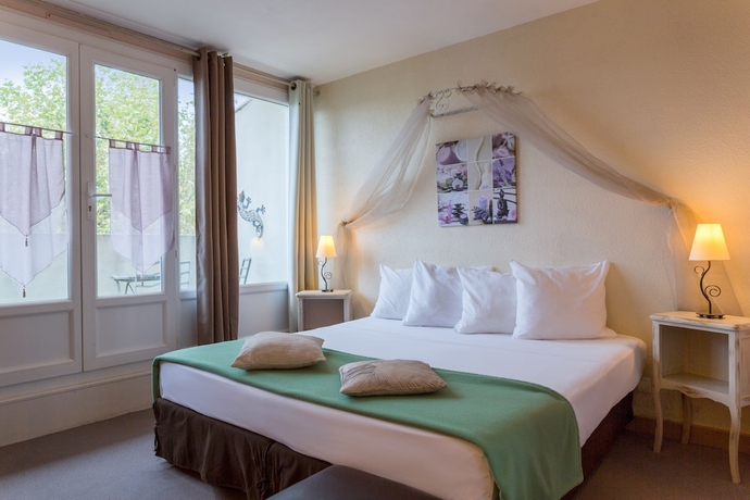 Imagen de la habitación del Hotel Logis Médiéval, Montélimar Nord. Foto 6
