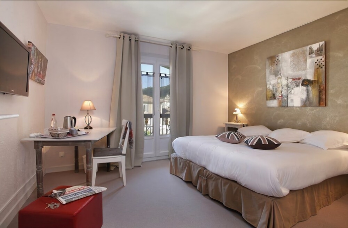 Imagen de la habitación del Hotel Logis Médiéval, Montélimar Nord. Foto 8