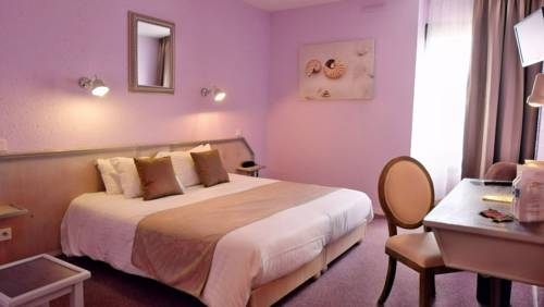 Imagen de la habitación del Hotel Logis Noemys Brive - Restaurant Le Teinchurier. Foto 11