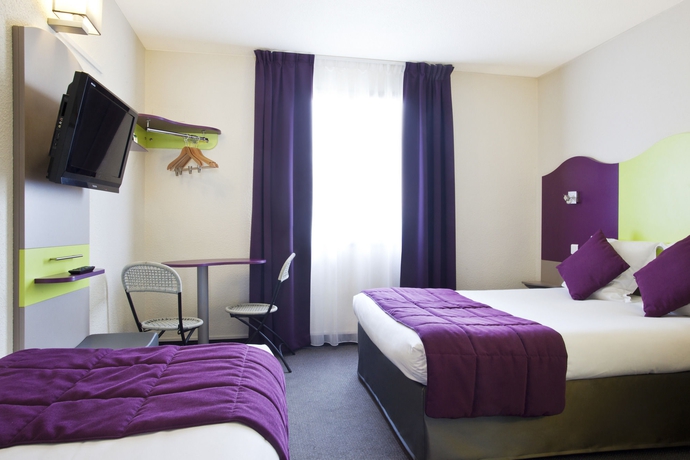 Imagen de la habitación del Hotel Logis Noemys Pont De L'etoile. Foto 8