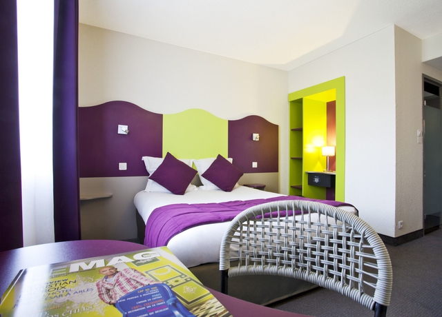 Imagen de la habitación del Hotel Logis Noemys Pont De L'etoile. Foto 10