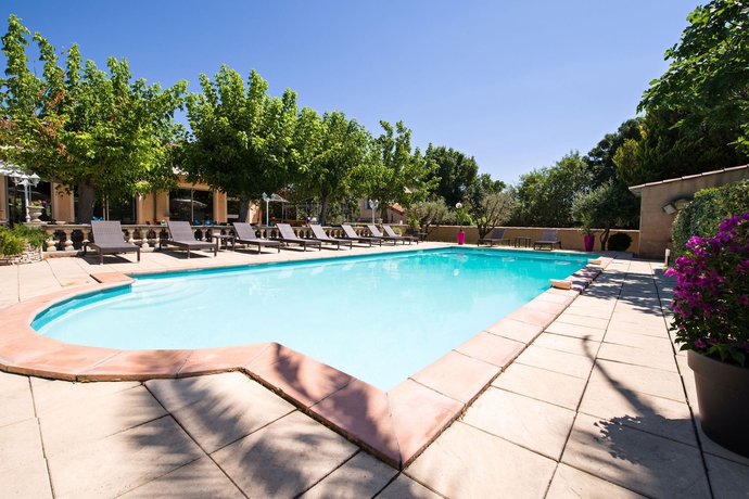 Imagen de los exteriores del Hotel Logis Noemys Pont De L'etoile. Foto 13