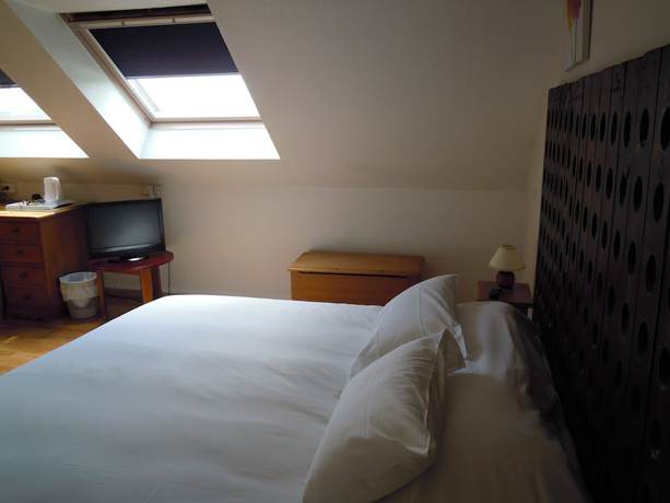 Imagen de la habitación del Hotel Logis Prim Bagatelle. Foto 10