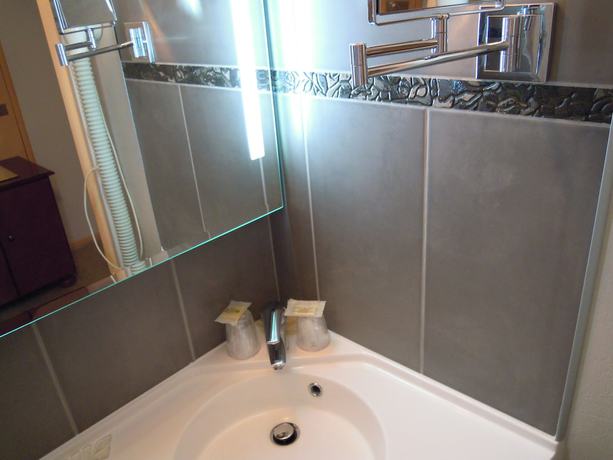 Imagen de la habitación del Hotel Logis Prim Bagatelle. Foto 12