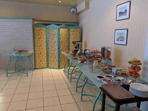 Imagen del bar/restaurante del Hotel Logis Regina. Foto 4