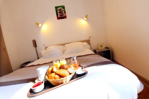 Imagen de la habitación del Hotel Logis Restaurant Family & Spa. Foto 5