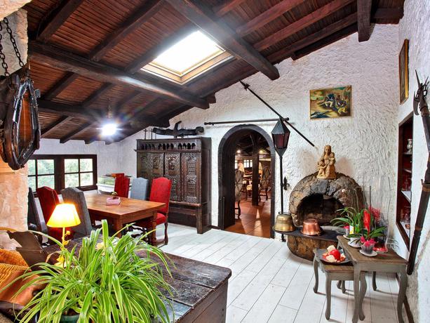 Imagen de los interiores del Hotel Logis Restaurant La Chaumi&egrave;re. Foto 9