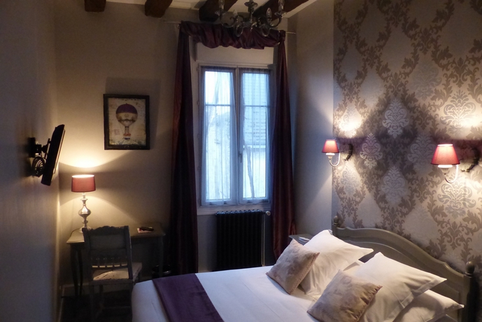 Imagen de la habitación del Hotel Logis Restaurant Le Cheval Blanc. Foto 3