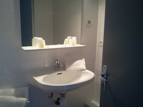 Imagen de la habitación del Hotel Logis Restaurant Le Phare. Foto 9