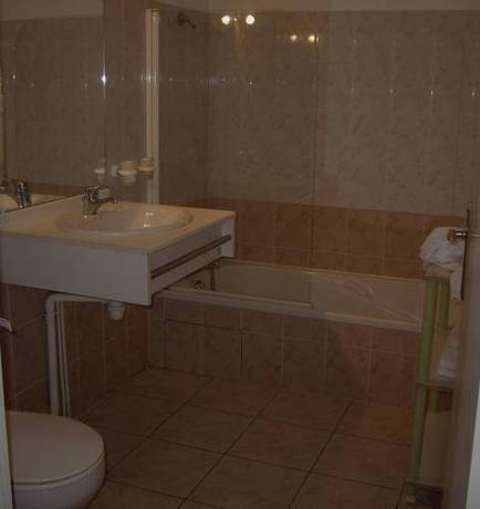 Imagen de la habitación del Hotel Logis Restaurant Le Sorbier. Foto 5