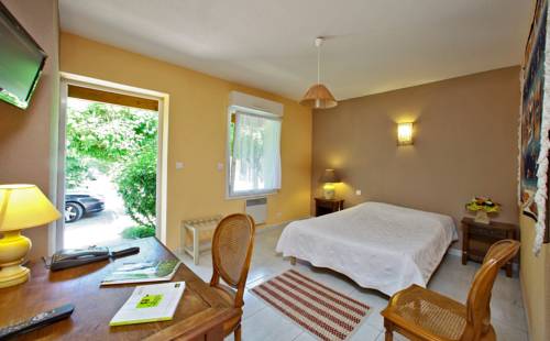 Imagen de la habitación del Hotel Logis Restaurant Le Sorbier. Foto 7