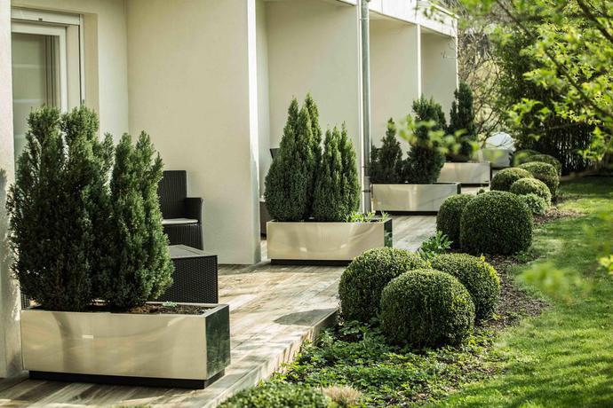 Imagen de los exteriores del Hotel Logis Source Des Sens. Foto 7