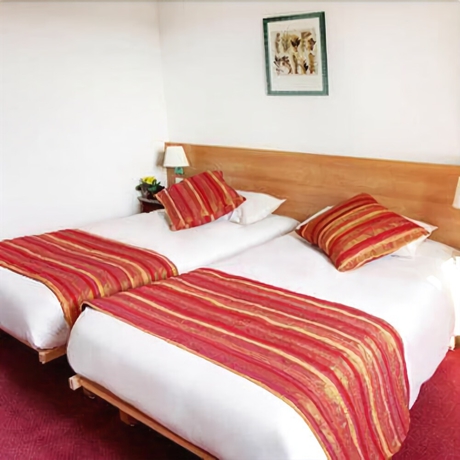 Imagen de la habitación del Hotel Logis Uzes Pont Du Gard. Foto 12