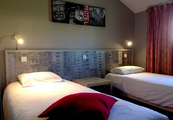 Imagen de la habitación del Hotel Logis de la Thalie. Foto 13