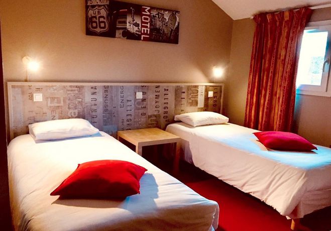 Imagen de la habitación del Hotel Logis de la Thalie. Foto 15