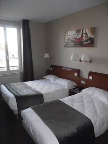 Imagen de la habitación del Hotel Logis des Bourbons. Foto 14