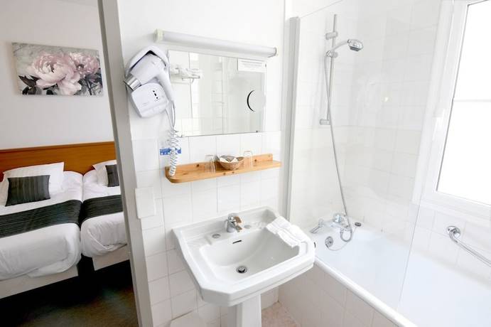 Imagen de la habitación del Hotel Logis du Chateau. Foto 9