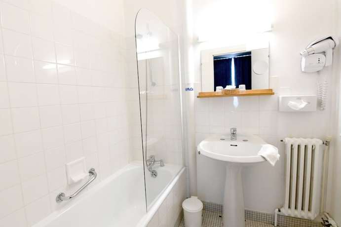 Imagen de la habitación del Hotel Logis du Chateau. Foto 11