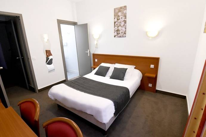 Imagen de la habitación del Hotel Logis du Chateau. Foto 15