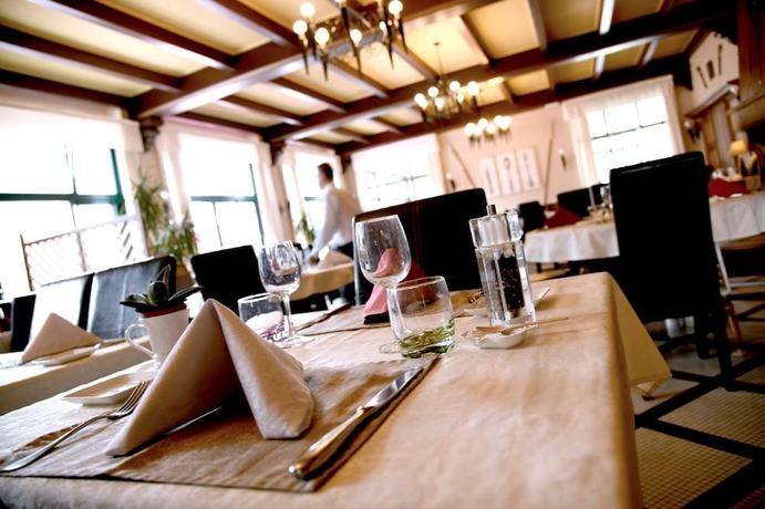 Imagen del bar/restaurante del Hotel Logis du Chateau. Foto 6