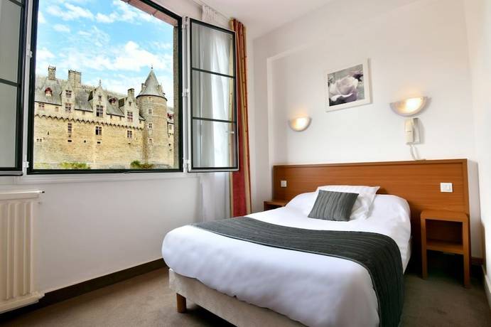 Imagen de la habitación del Hotel Logis du Chateau. Foto 16