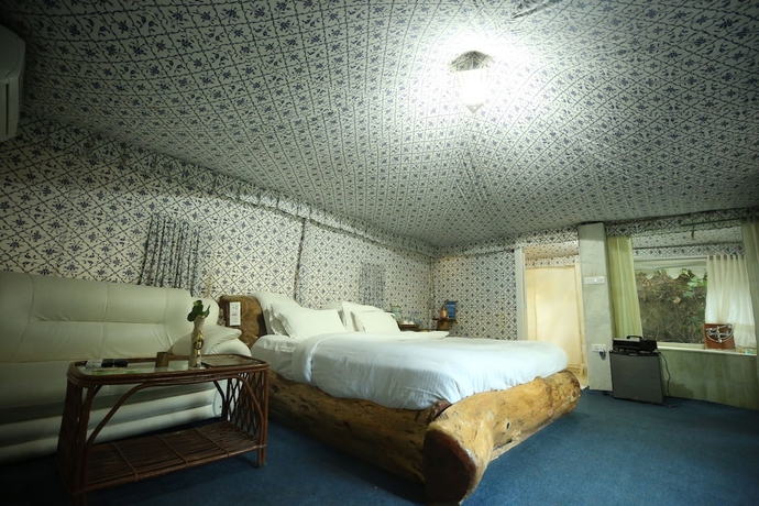 Imagen de la habitación del Hotel Lohagarh Fort Resort. Foto 14