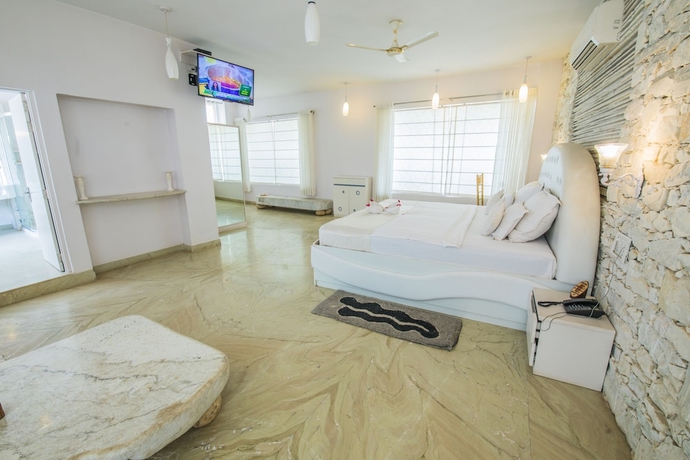 Imagen de la habitación del Hotel Lohagarh Fort Resort. Foto 18