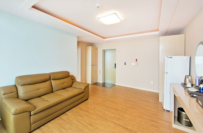 Imagen de la habitación del Hotel Lohas. Foto 25