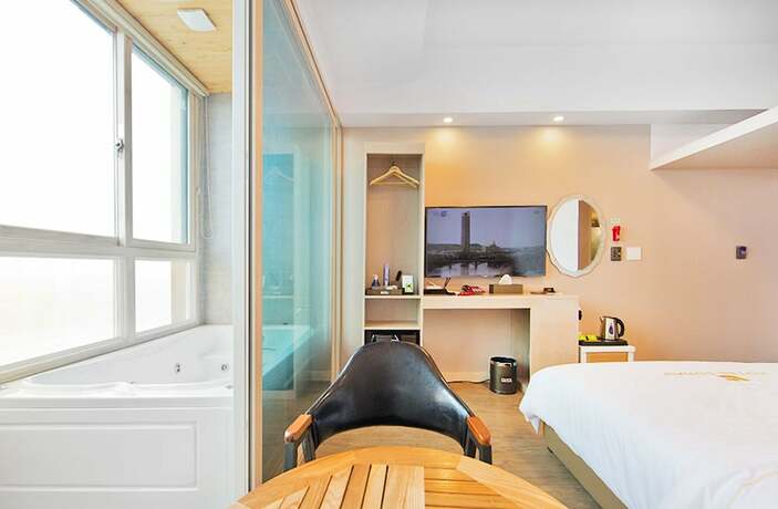 Imagen de la habitación del Hotel Lohas. Foto 27