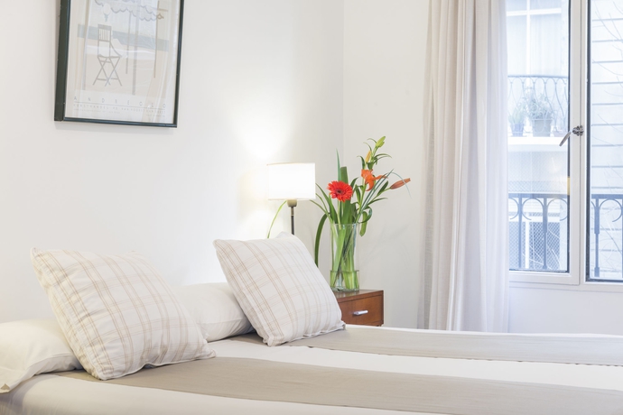 Imagen de la habitación del Hotel Loi Suites Arenales. Foto 14