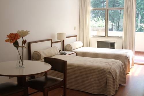 Imagen de la habitación del Hotel Loi Suites Belgrano. Foto 5