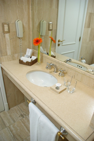 Imagen de la habitación del Hotel Loi Suites Recoleta. Foto 3