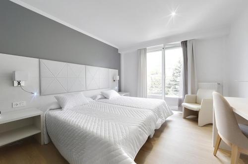 Imagen de la habitación del Hotel Loiola. Foto 9