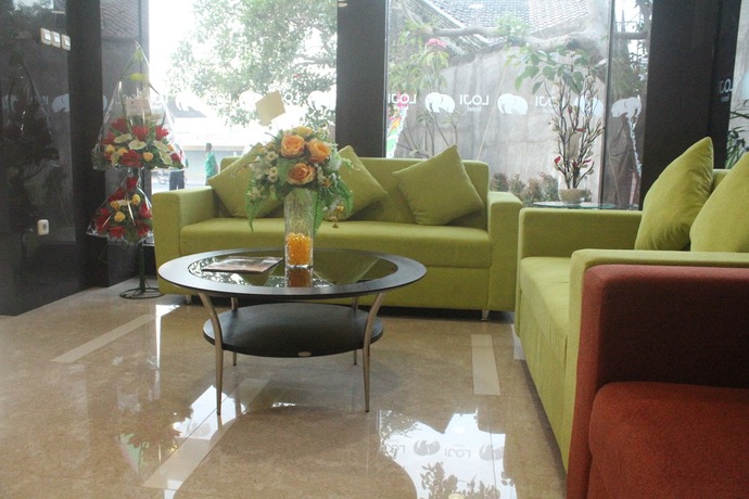 Imagen del bar/restaurante del Hotel Loji Solo. Foto 4