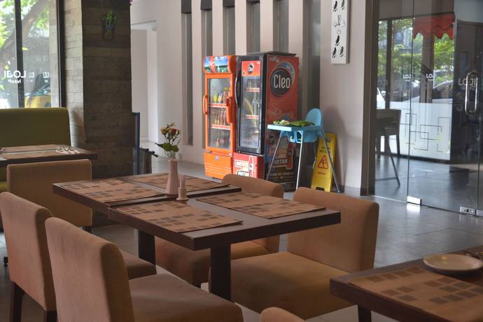 Imagen del bar/restaurante del Hotel Loji Solo. Foto 9