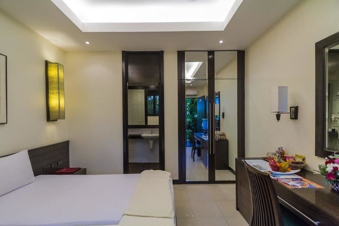 Imagen de la habitación del Hotel Lokal Phuket. Foto 5