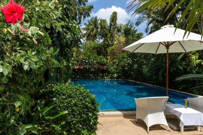 Imagen de la piscina del Hotel Lokal Phuket. Foto 8