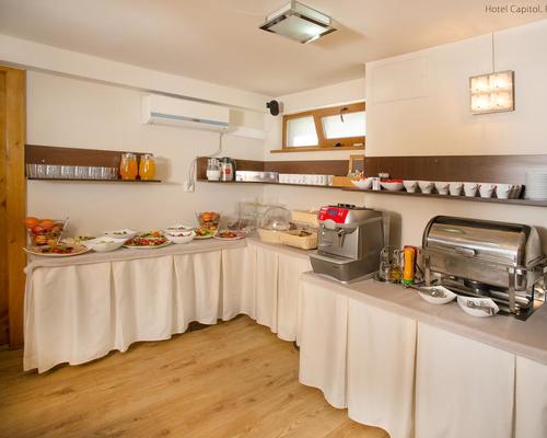 Imagen del bar/restaurante del Hotel Lol Et Lola Cluj. Foto 2