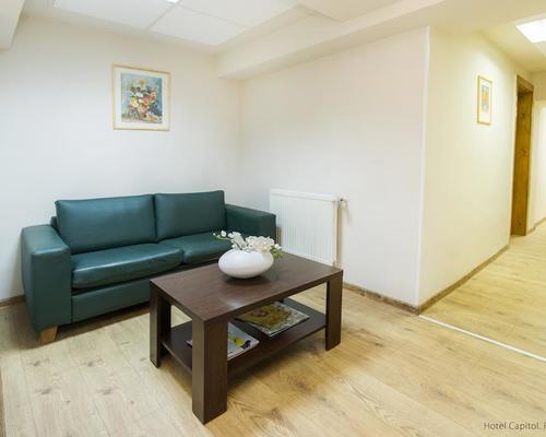 Imagen de los interiores del Hotel Lol Et Lola Cluj. Foto 10