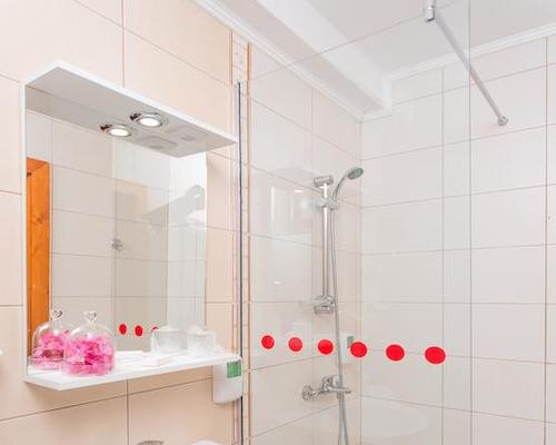 Imagen de los interiores del Hotel Lol Et Lola Cluj. Foto 12