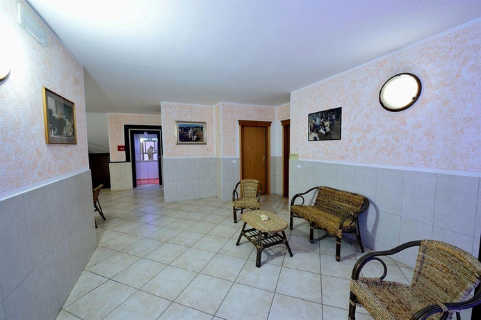 Imagen general del Hotel Lola Piccolo. Foto 6