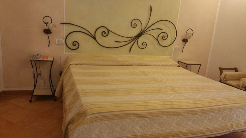 Imagen general del Hotel Lola Piccolo. Foto 10