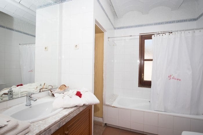 Imagen de la habitación del Hotel L'olivera. Foto 6