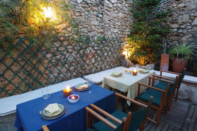 Imagen de los exteriores del Hotel L'olivera. Foto 16