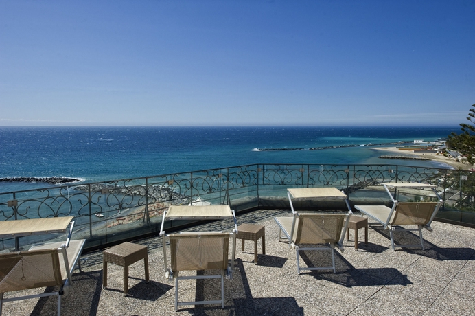 Imagen de los exteriores del Hotel Lolli Palace Sanremo. Foto 12