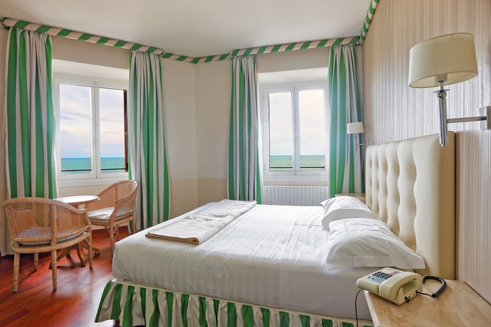 Imagen de la habitación del Hotel Lolli Palace Sanremo. Foto 10