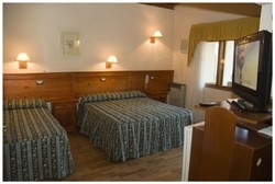 Imagen de la habitación del Hotel Loma Azul Cabanas. Foto 3